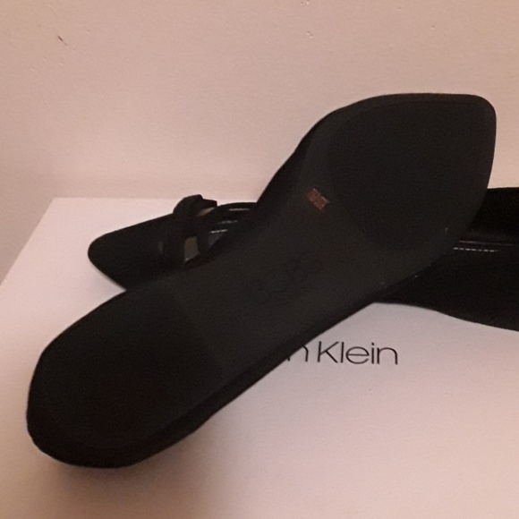 SALE!!! NWB BCBG flats - Picture 2 of 4